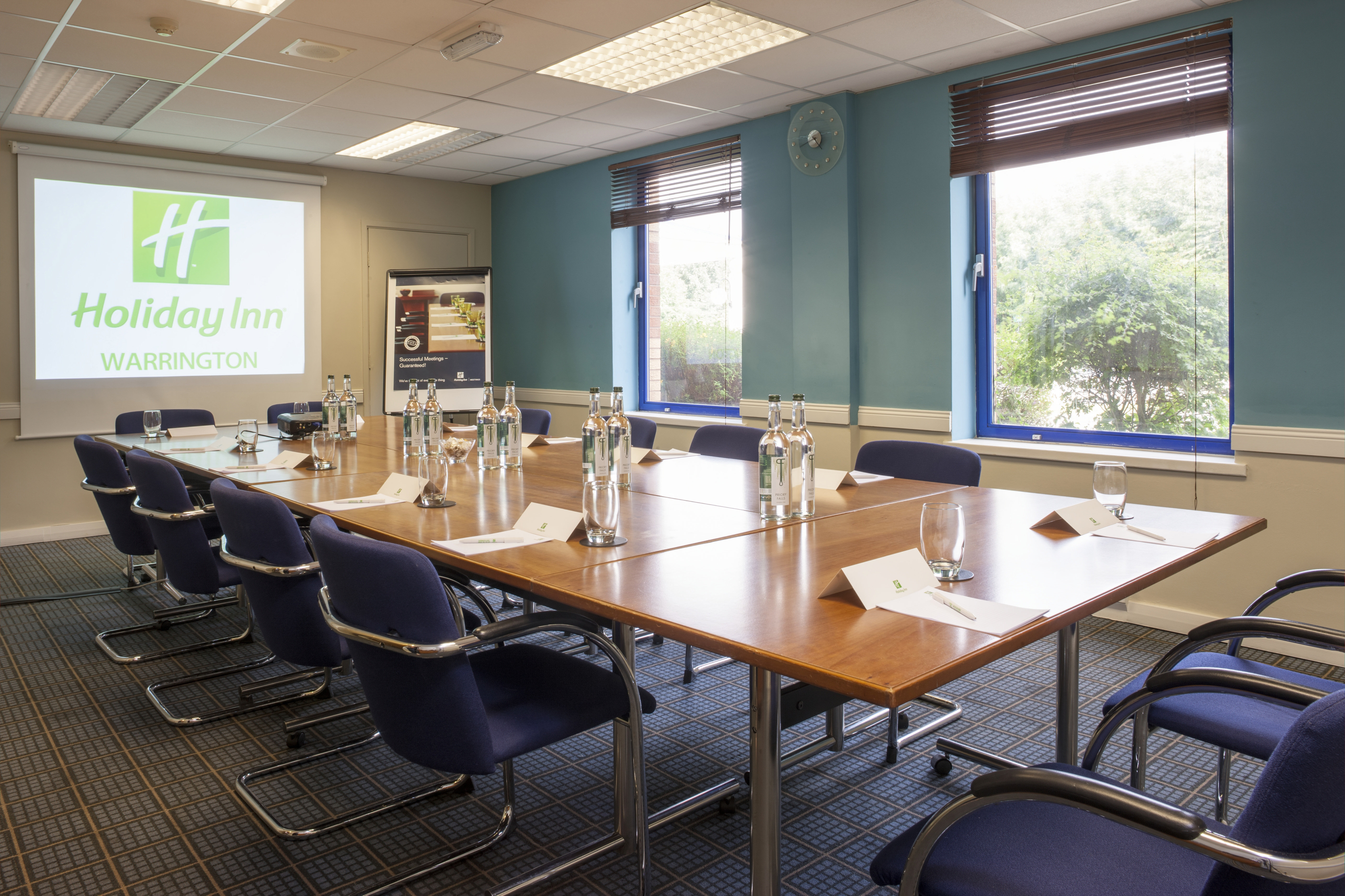 HOLIDAY INN WARRINGTON 25/32