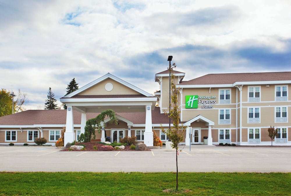 Holiday Inn Express Hotel Suites Iron Mountain 7/57