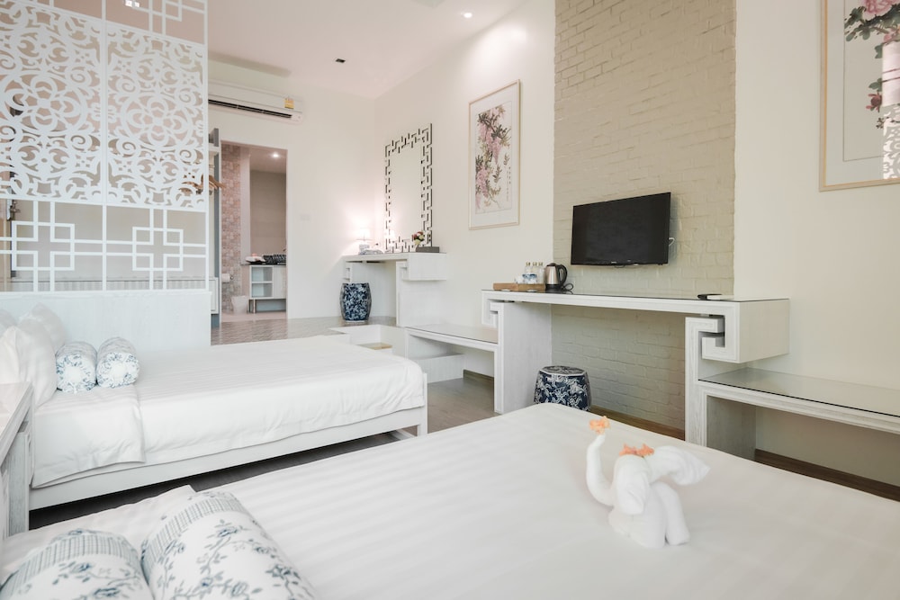 O Nya Phuket Hotel 13/70