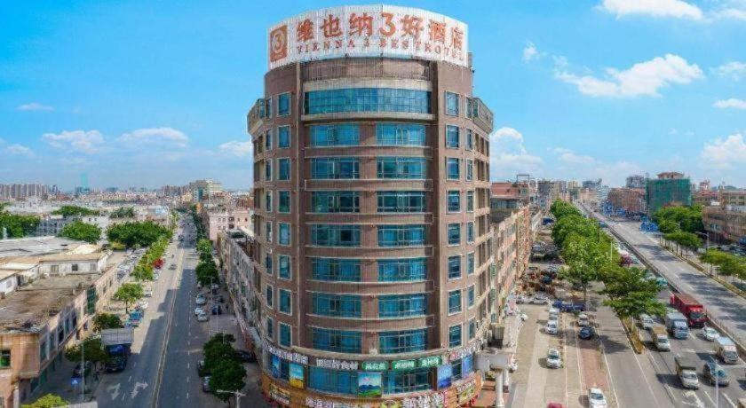 Vienna 3 Best Hotel (Dongguan Liaobu Shida Road) 7/55