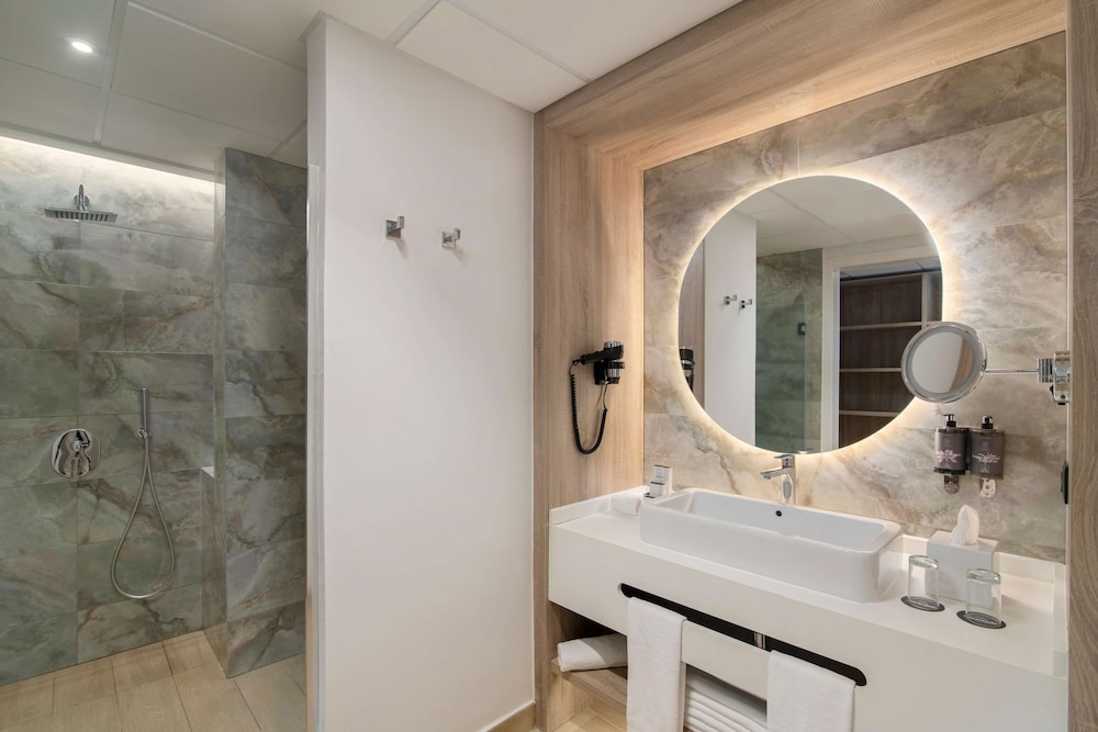 Serenade All Suites - Adults Only Resort 49/50