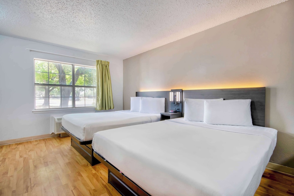 Studio 6 Extended Stay - San Antonio, TX - Six Flags 18/58