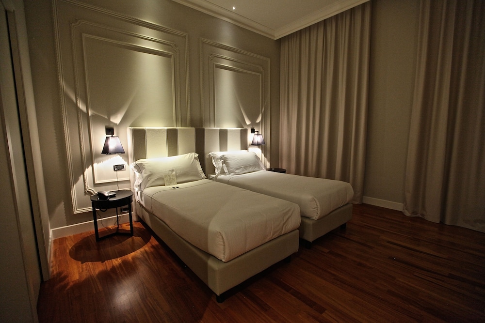 SeePort Hotel 27/81