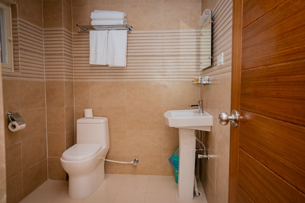 Majestic Lake Front Hotel & Suites 42/47