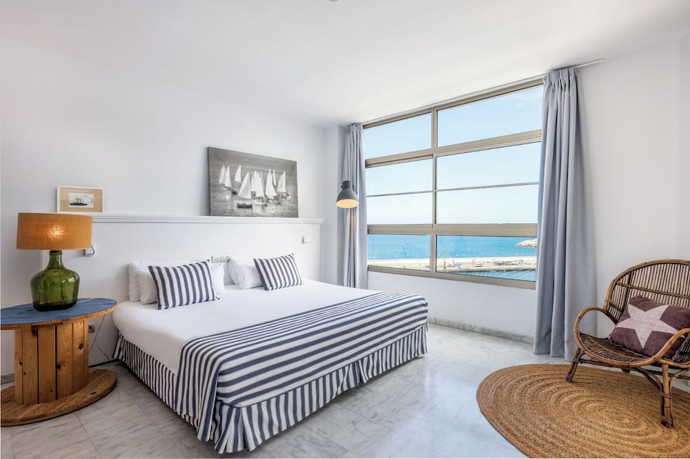 Marina Suites Hotel 15/68