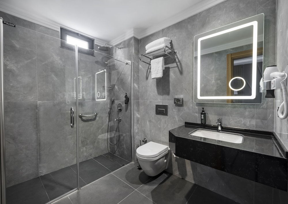 Ramada Encore by Wyndham Istanbul Sisli 51/55