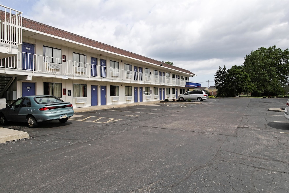 Motel6 Amherst, OH - Cleveland West - Lorain in AMHERST - OH
