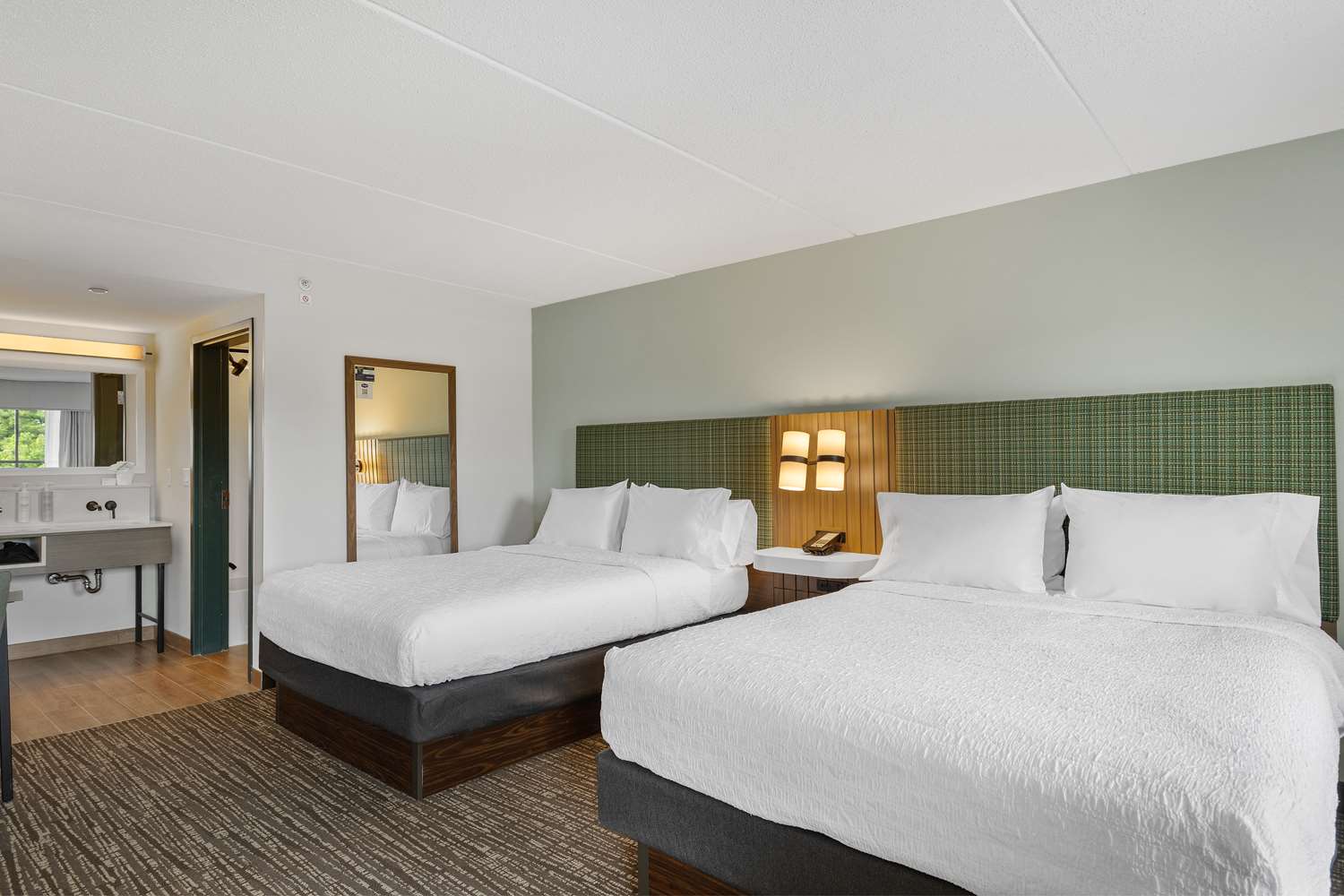 SUITE, 2 QUEEN BEDS, SOFA, BALCONY