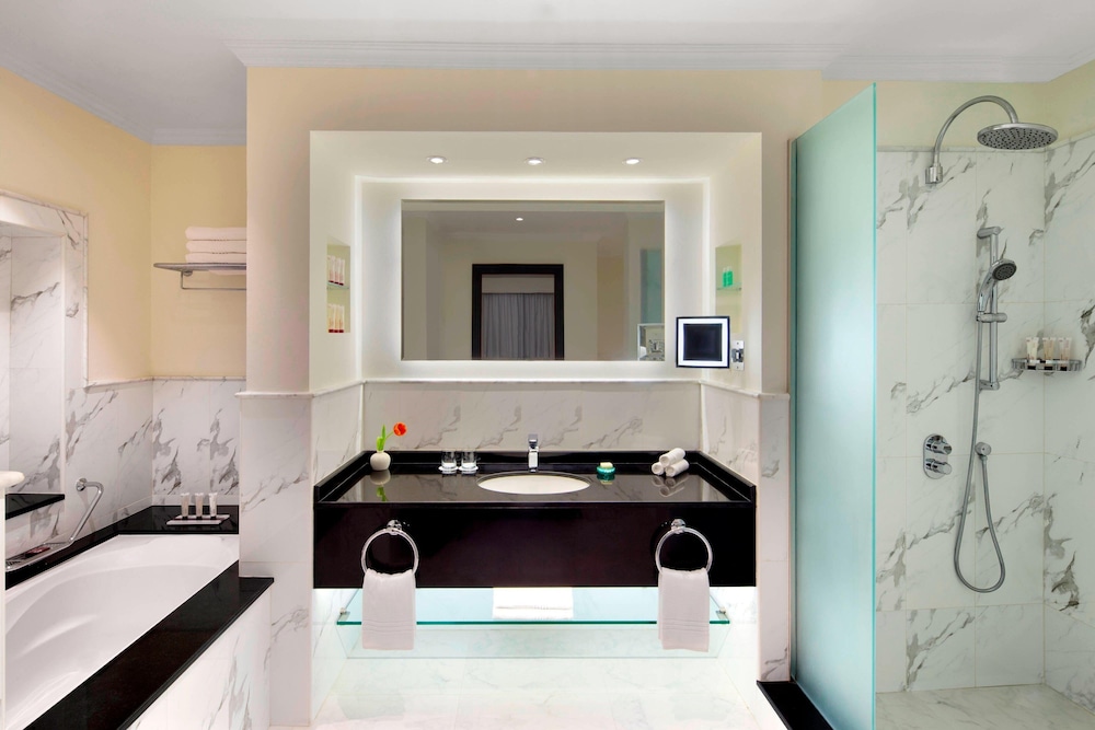 Le Meridien Al Aqah Beach Resort 14/65