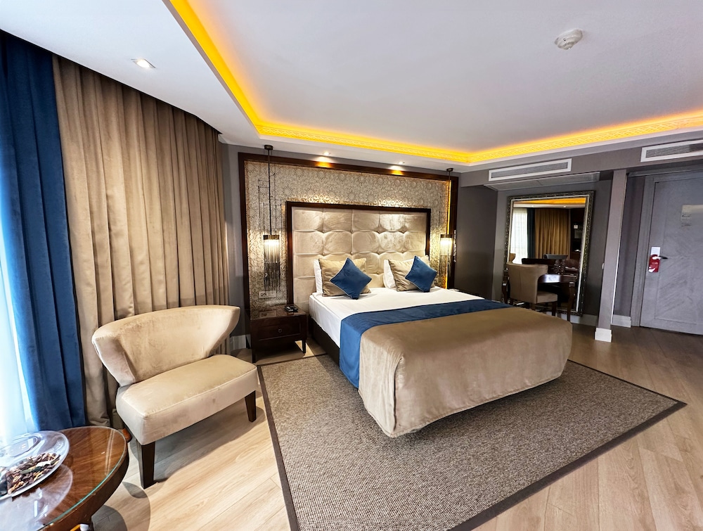AHC Old City Hotel 33/70