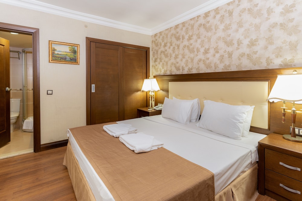 Latanya Park Resort 7/41