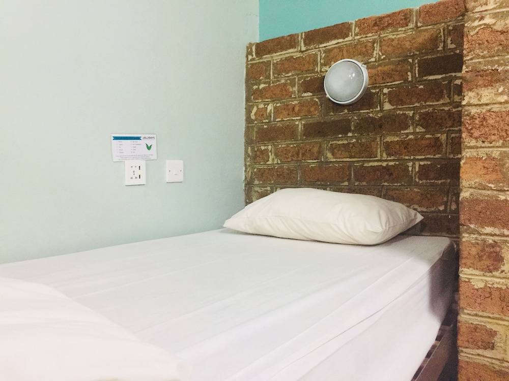 room, multiple beds