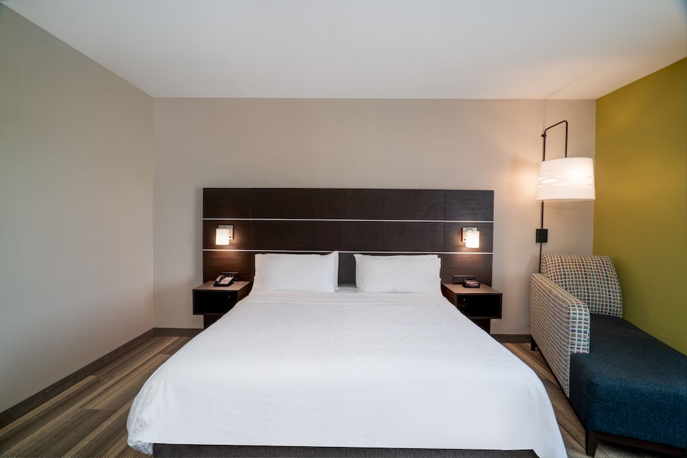 Holiday Inn Express And Suites Winona North 32/68