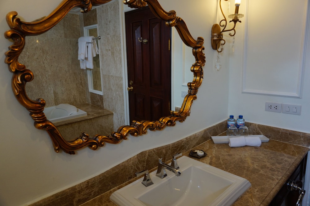 Dhavara Boutique Hotel 49/50