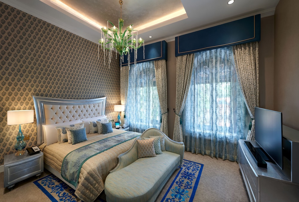 Palace, Suite, King Bed