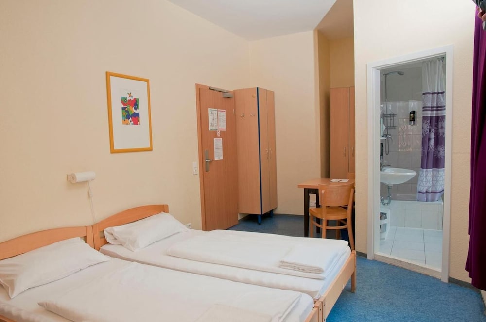 Happy Hotel Berlin 15/50