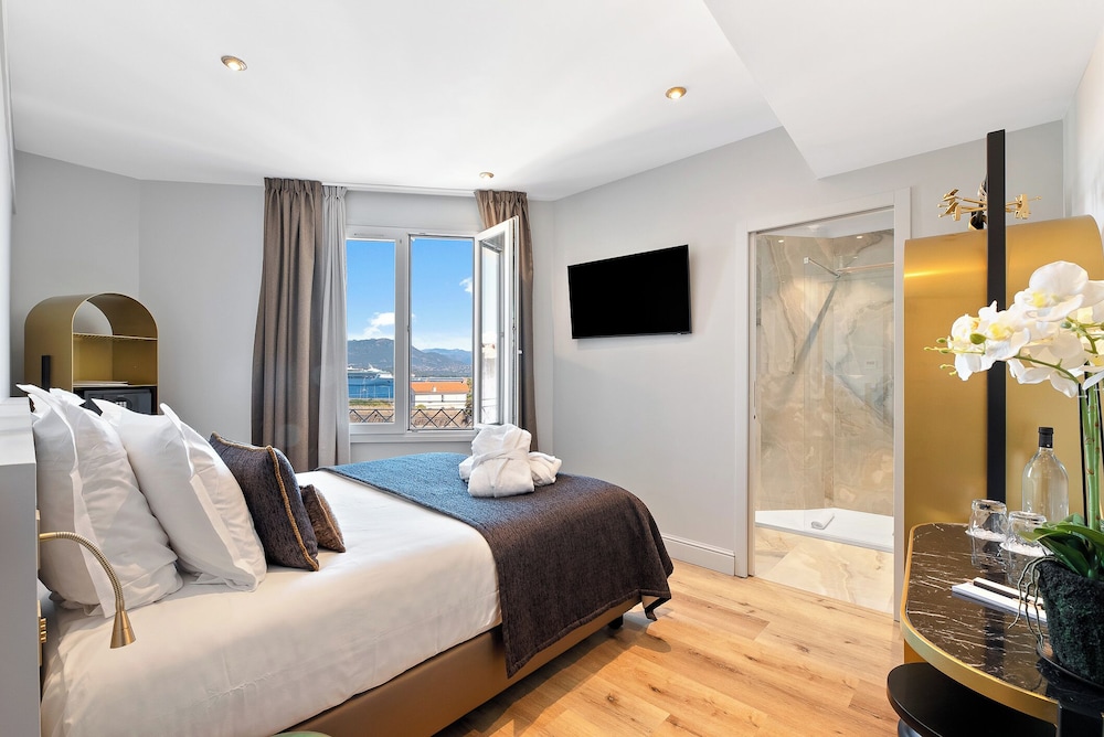 ROOM, SINGLE, DOUBLE BED, SEA VIEW