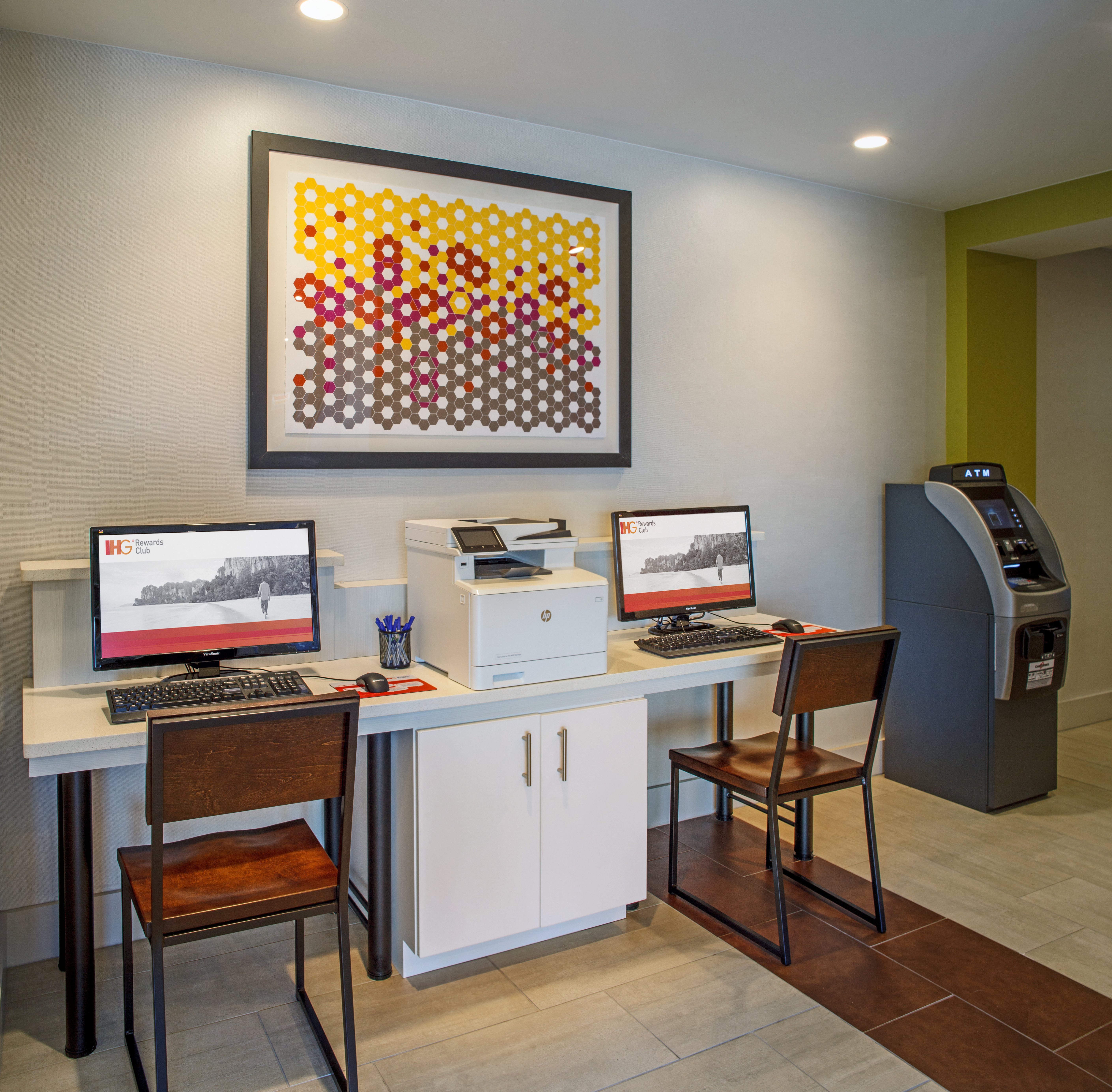 Holiday Inn Express Nags Head Oceanfront 50/62