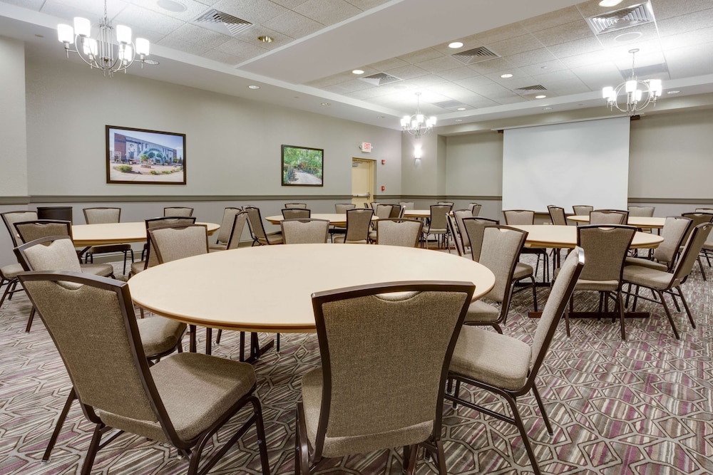 Drury Inn and Suites Middletown Franklin 31/35