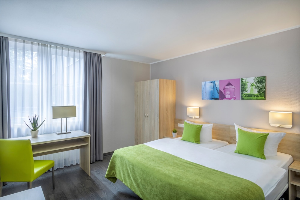 B&B HOTEL Krefeld-Sud 18/47