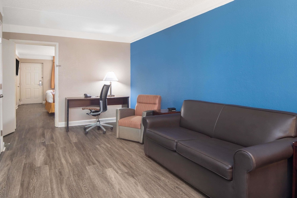 Budget Inn and Suite Atlanta Marietta Stadium 15/22