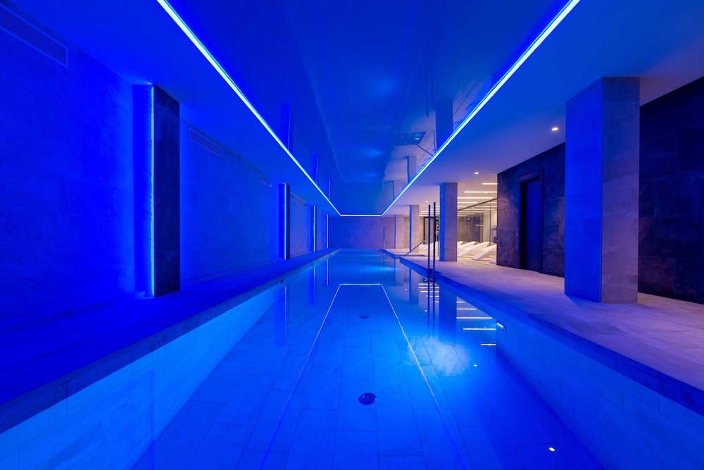L Azure Hotel 34/64