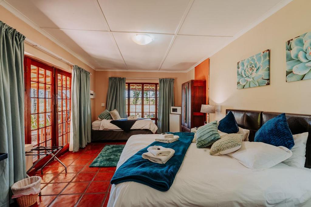 River Bank Lodge 1/16