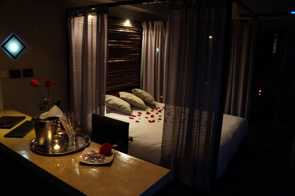 Prodeo Hotel Lounge 40/70