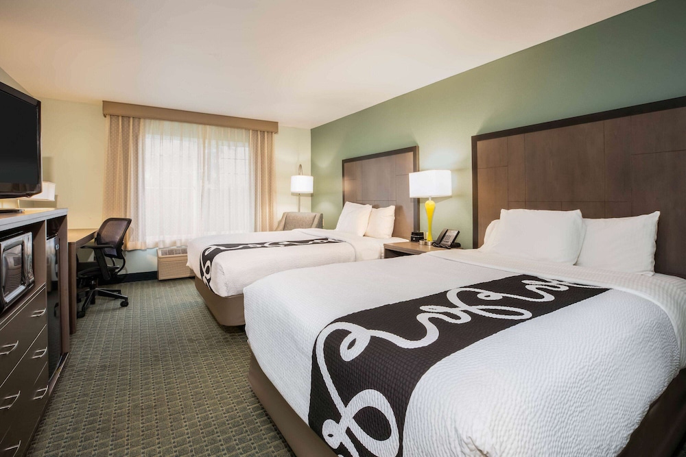 La Quinta Inn Suites By Wyndham Newport 8/40