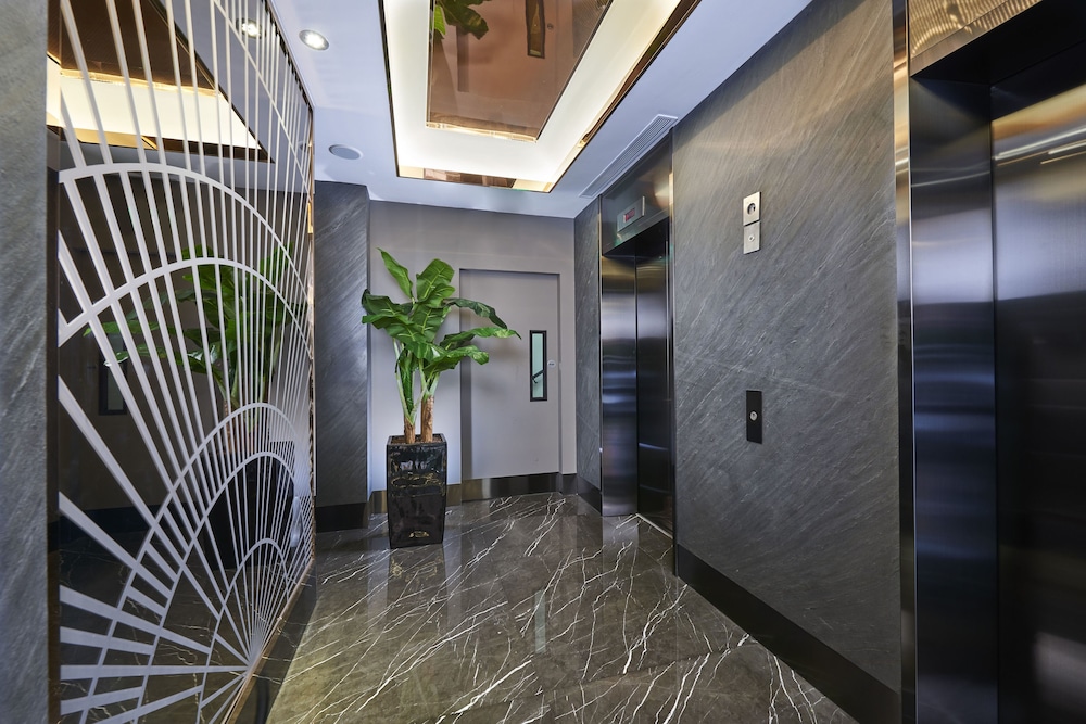 Hotel 81 Orchid 12/31