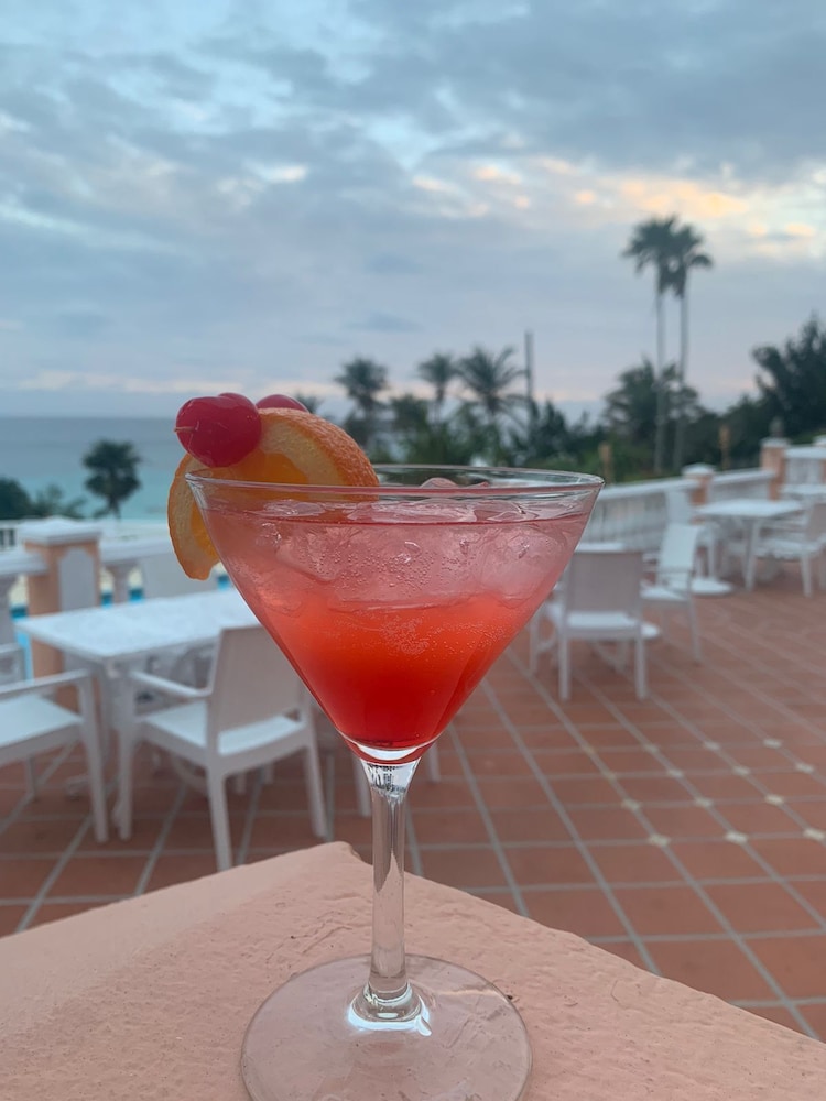 Coco Reef Bermuda 29/62