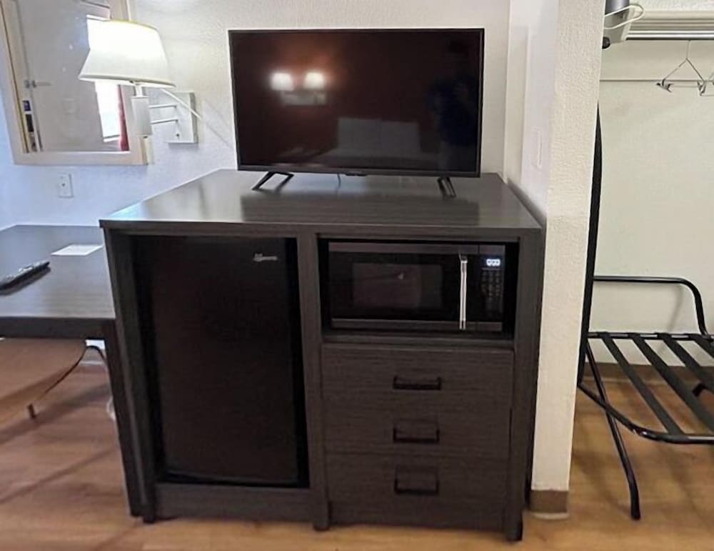 Studio6 Suites Bellflower, CA - Los Angeles 31/40