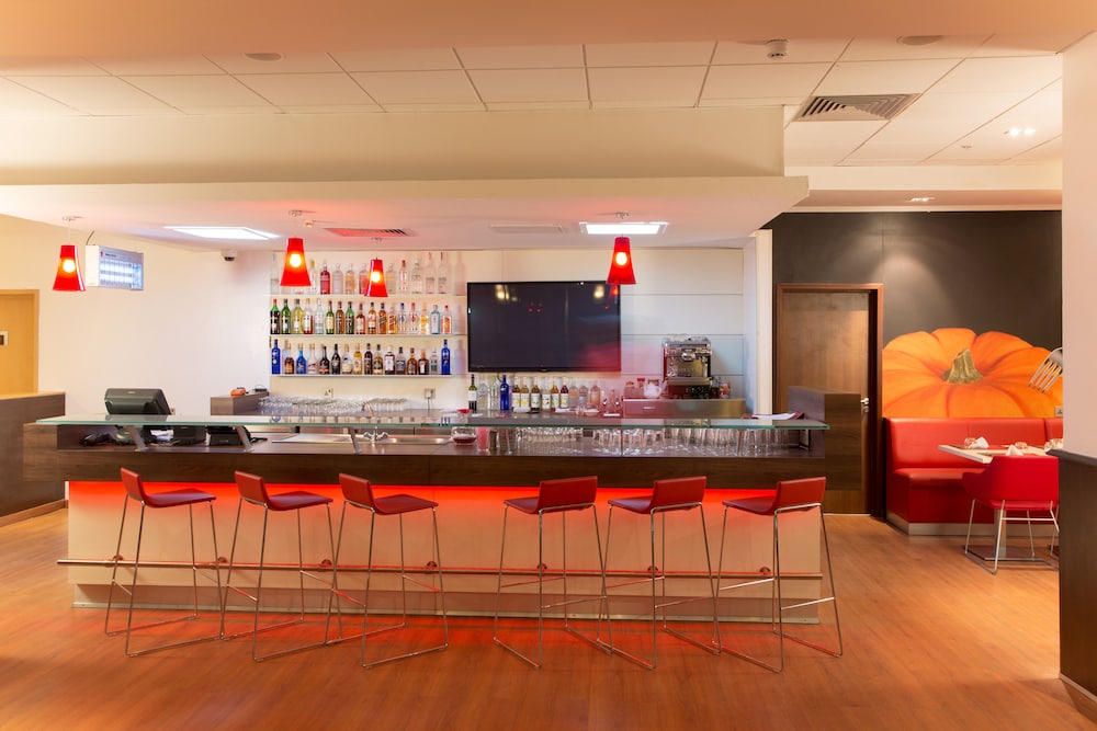 Ibis Lagos Ikeja 11/74