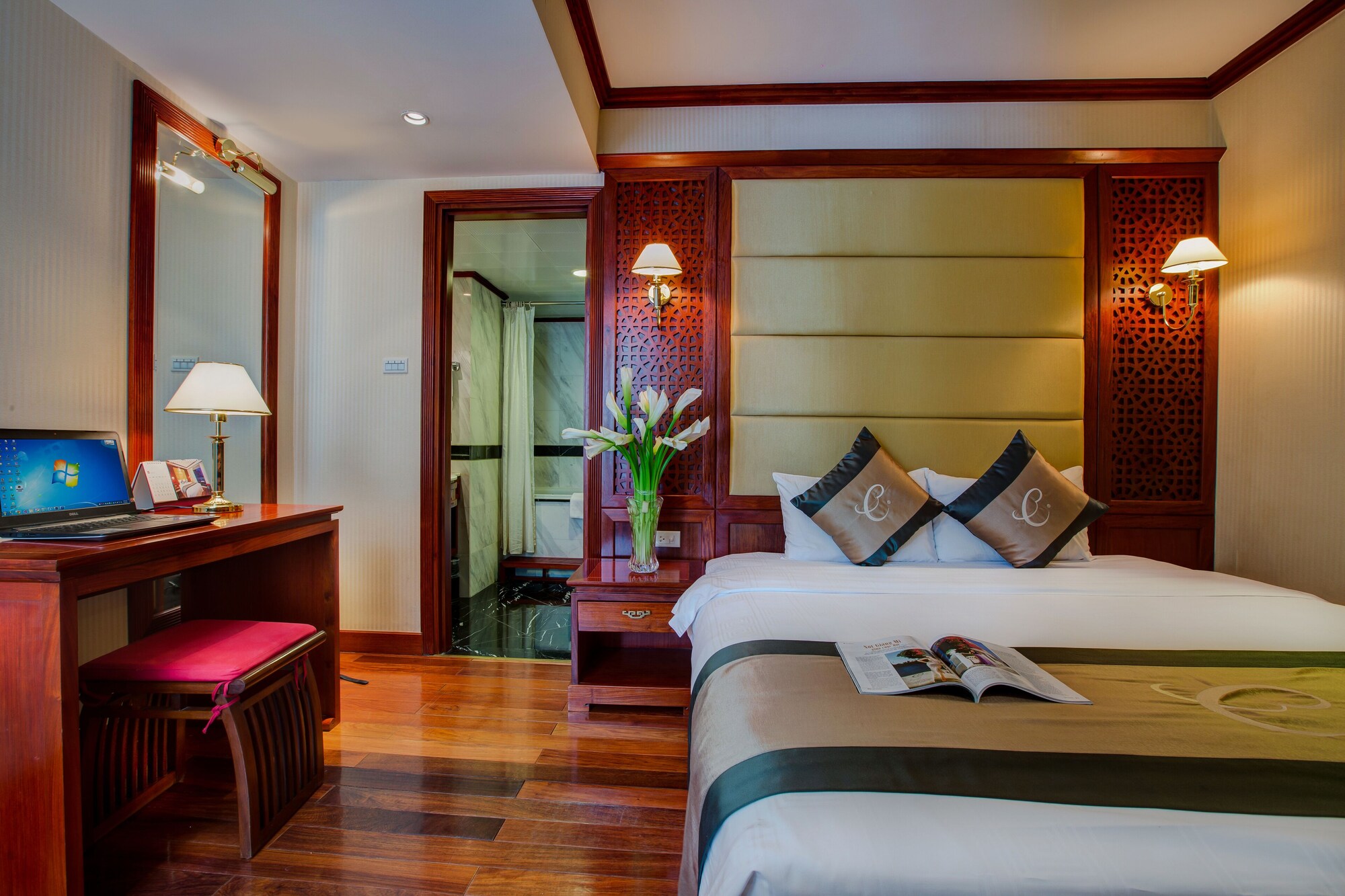 CLASSIC, DOUBLE OR TWIN BED, CITY VIEW