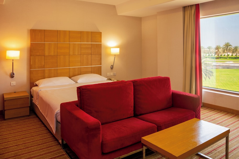 Golden Tulip Muscat 27/50
