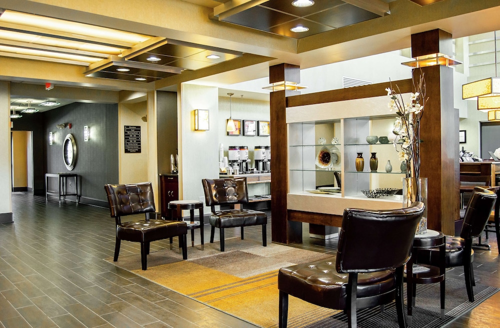 Hampton Inn & Suites Richmond/Glenside 27/37