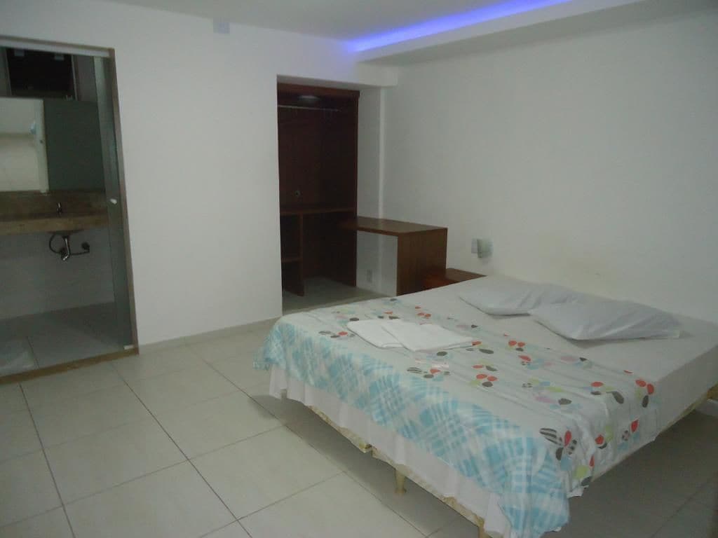 ROOM, DOUBLE BED