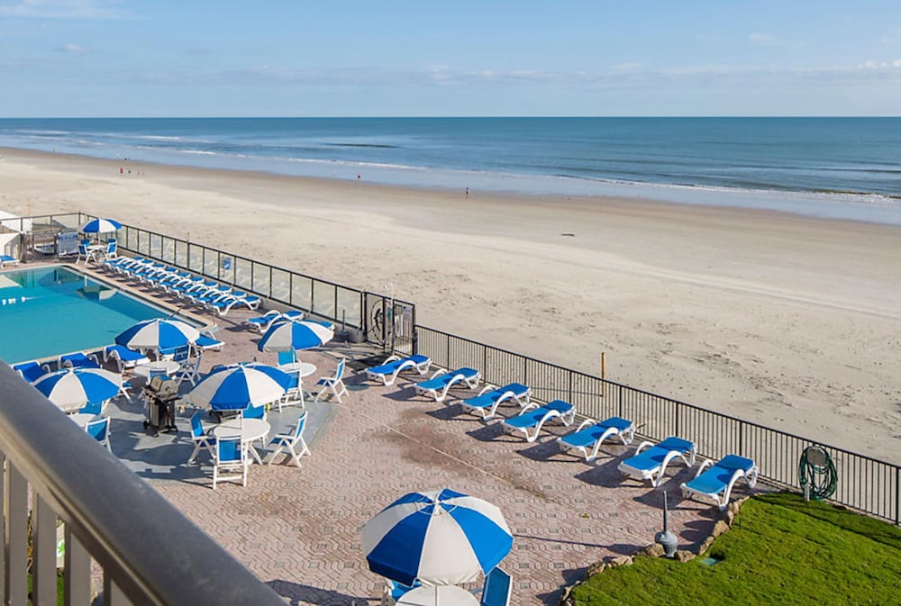 Dolphin Beach Club 14/19