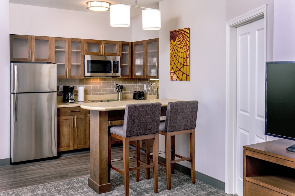 Staybridge Suites Charlottesville Airport 37/53