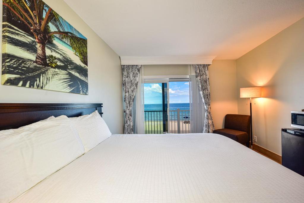 Room, King Bed, Ocean Front
