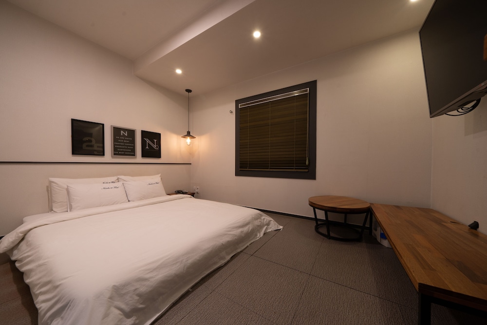 No.25 Hotel 7/75