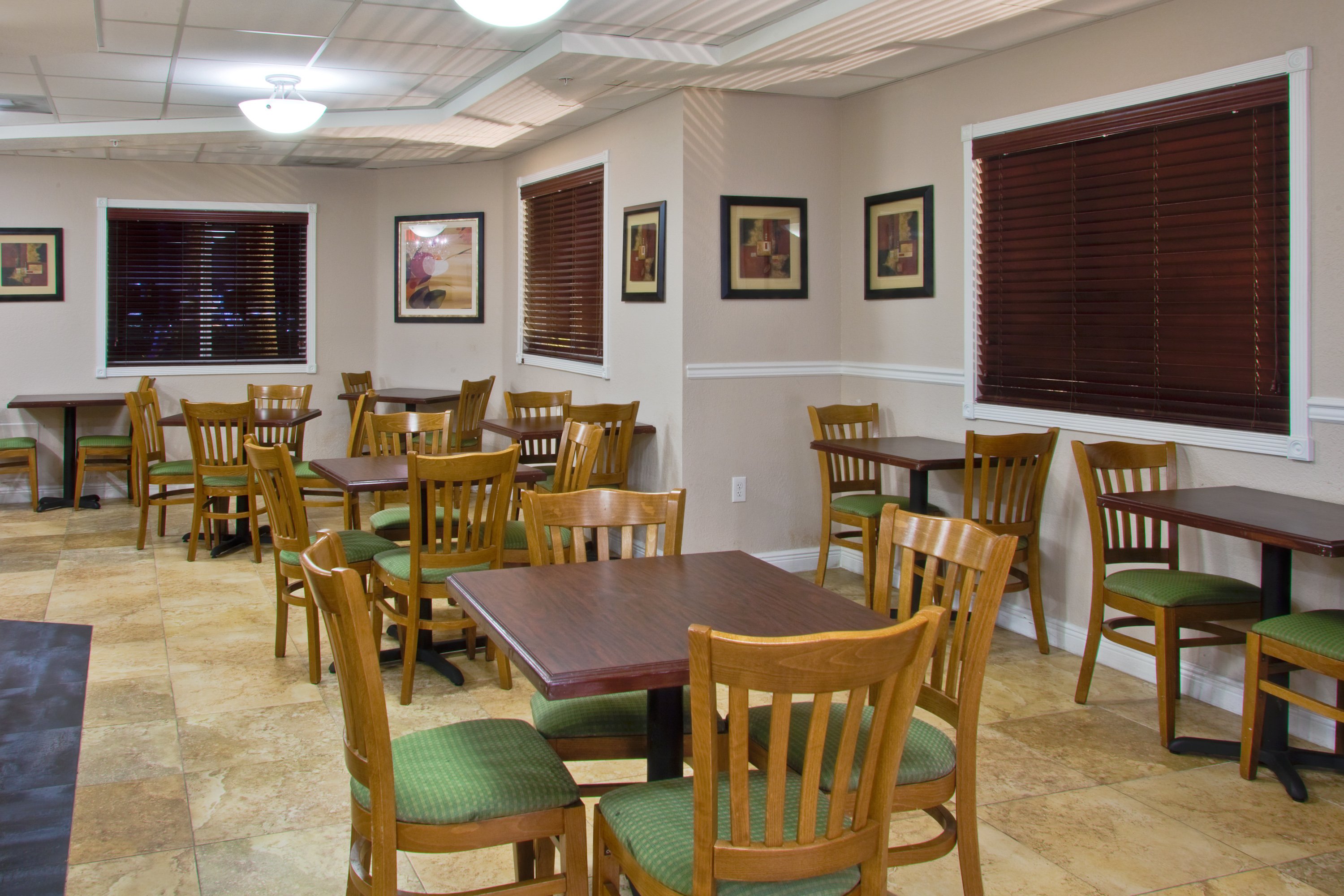 Holiday Inn Express West Palm Beach Metrocentre 61/74