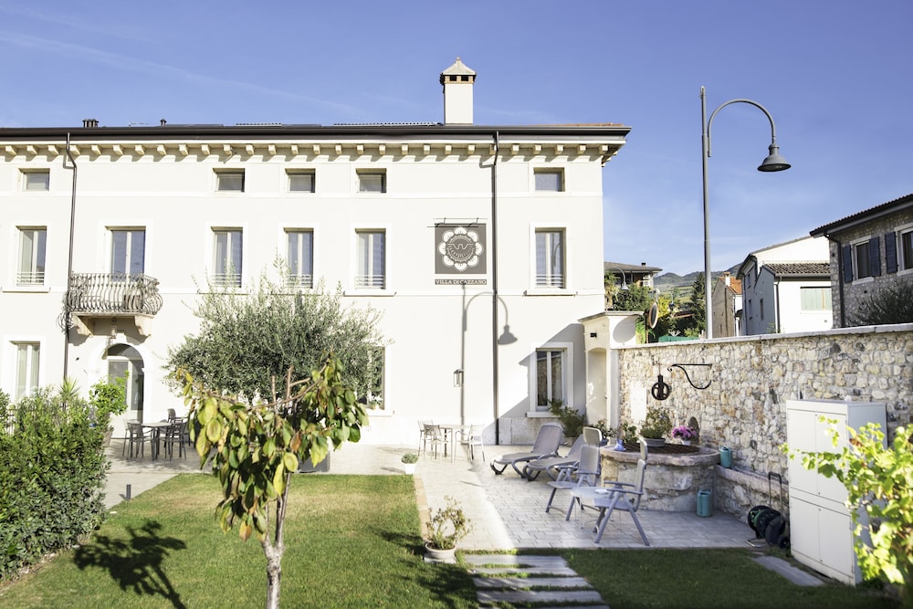 Villa Di Cazzano 55/58