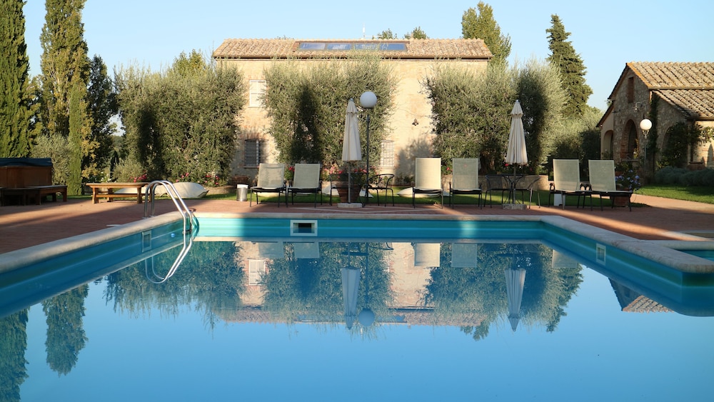 Agriturismo La Sovana 70/75