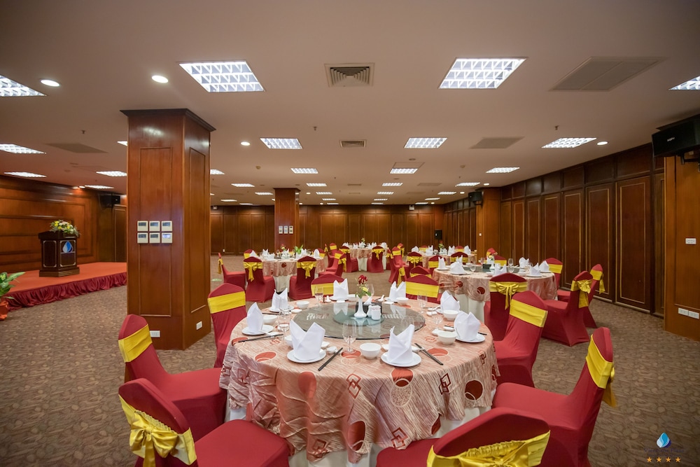 Vientiane Plaza 52/68