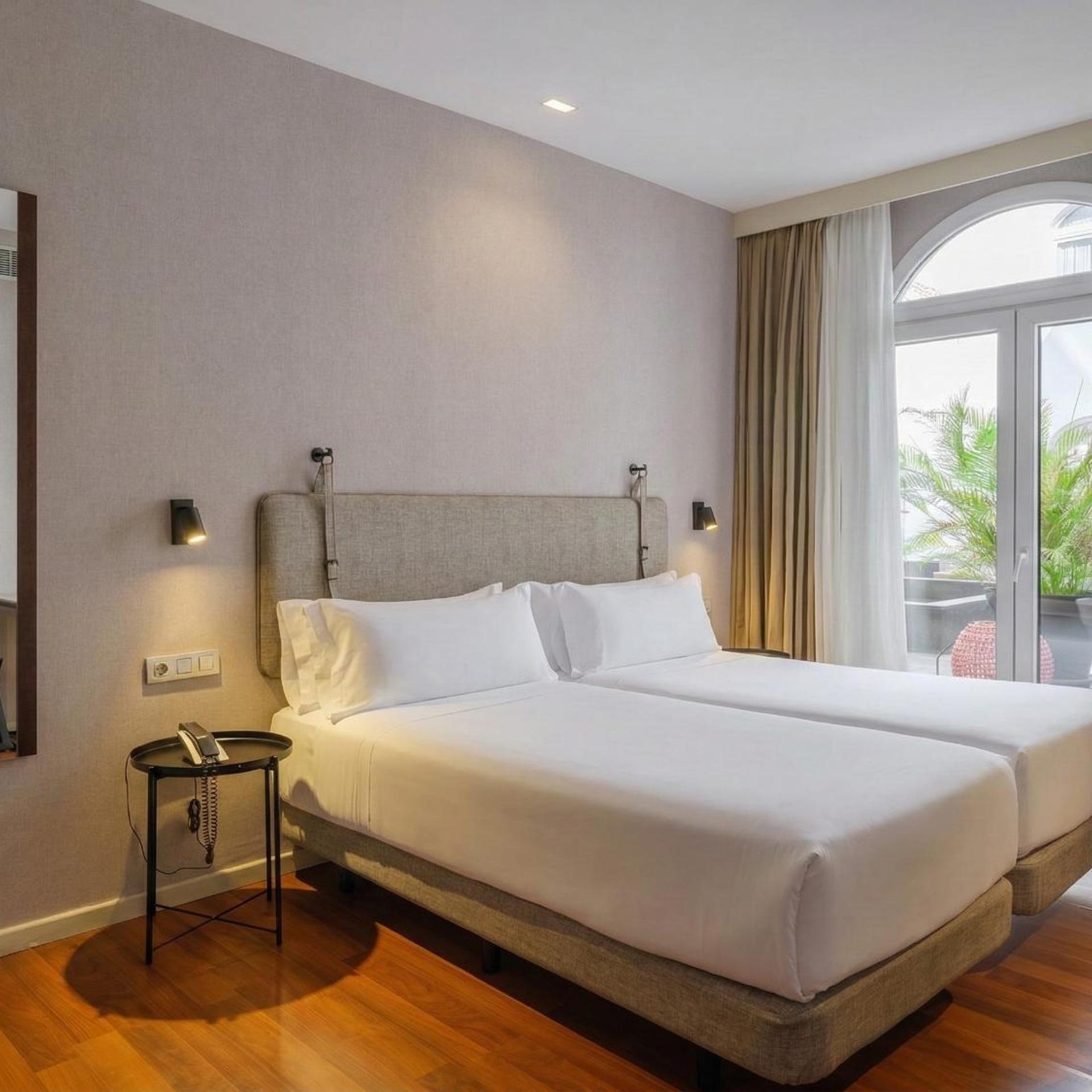 Superior, Double Bed, Fountain View
