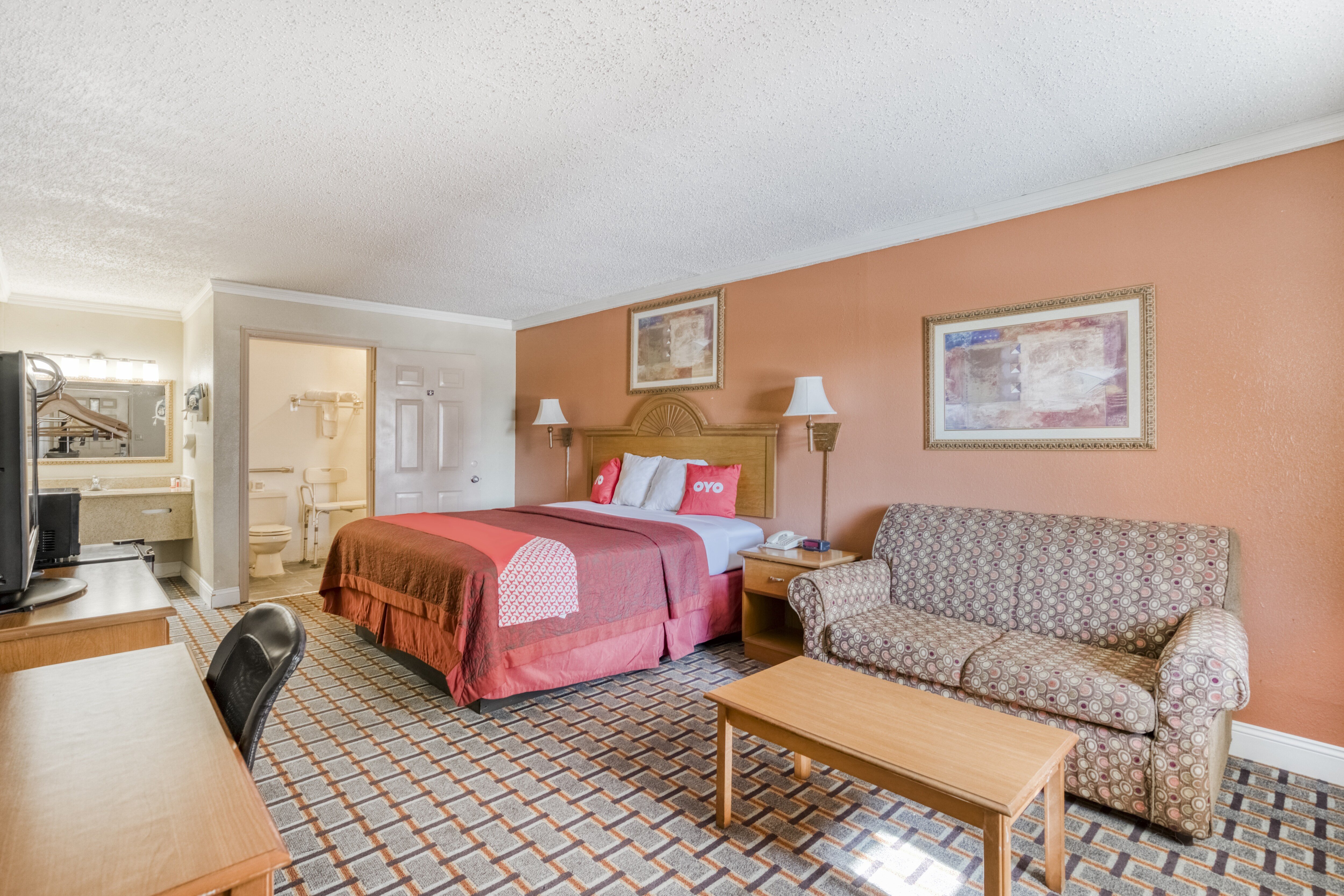Hotel Pineville LA Hwy 165 33/49