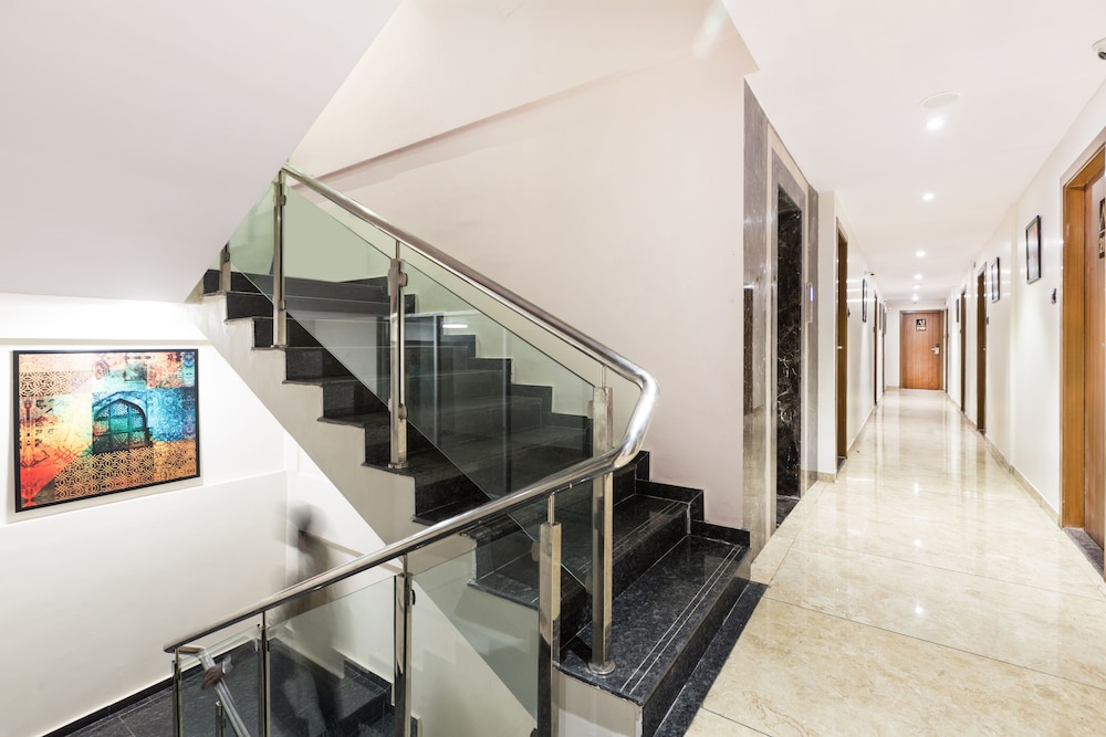 AURA ONE HOTEL 38/45