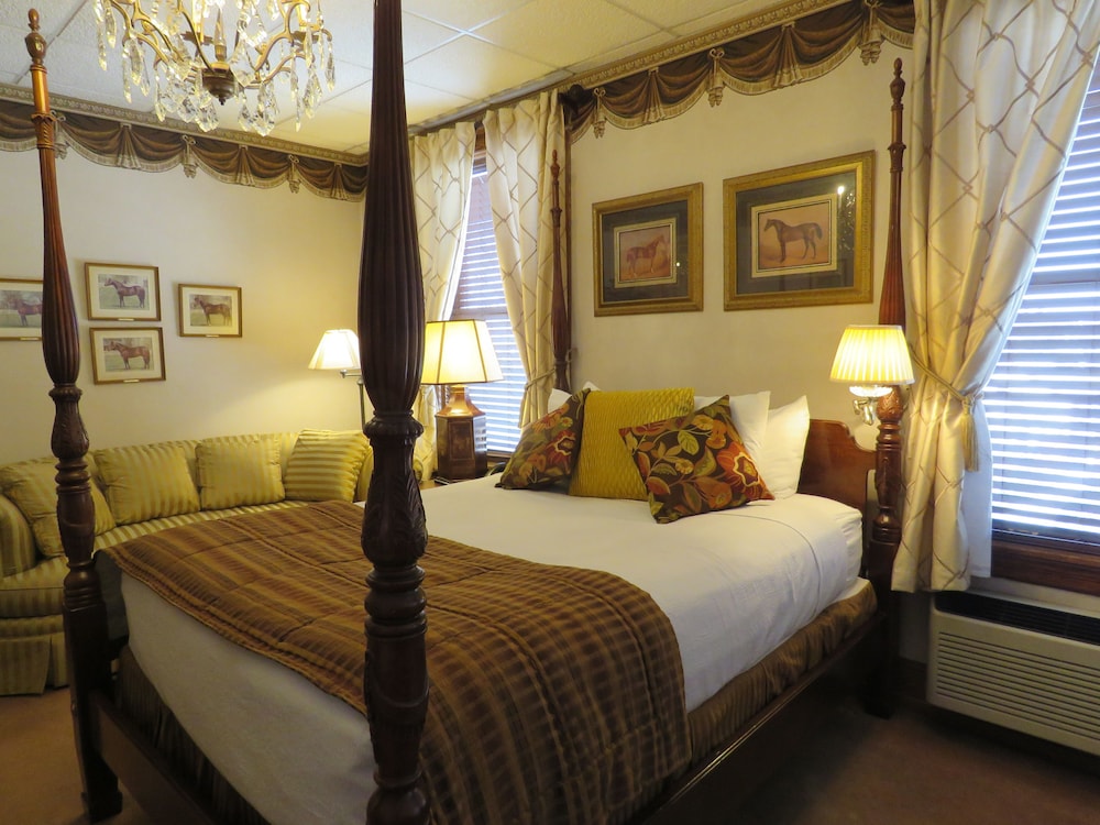 Altland House Inn and Suites 11/50