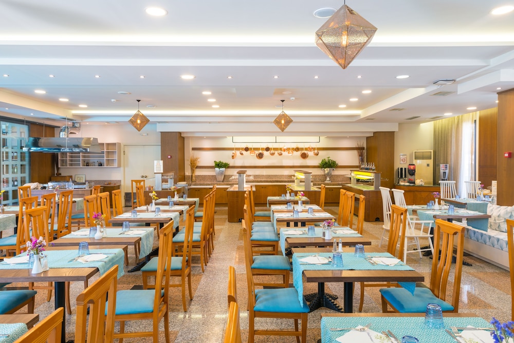 Mediterranean Resort Hotel 43/60